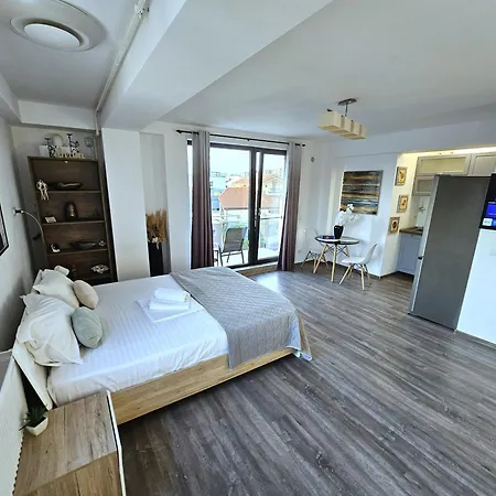 Apartament Salonika, Mamaia Nord, Zona Alezzi *